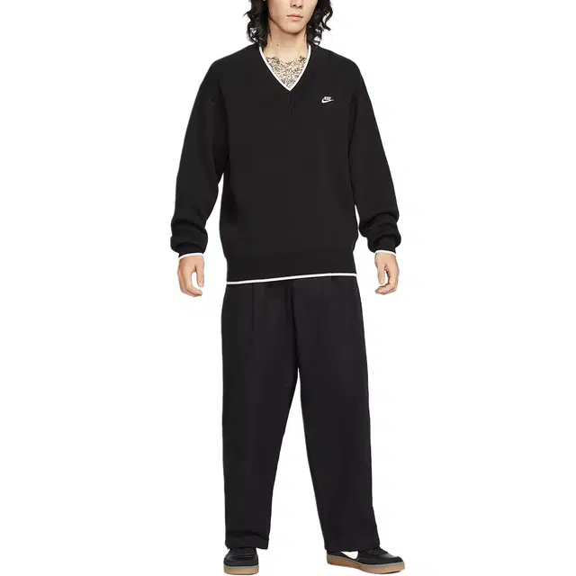 Nike Sportswear Club FW25 logoV