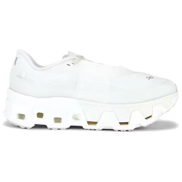 On Cloudmonster Hyper