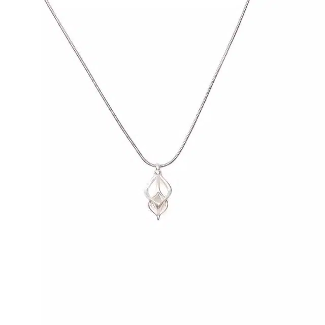 元生伊 藤蔓缠心吊坠小众高级配饰 钛钢 项链 女款