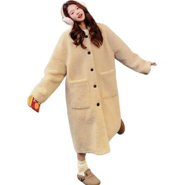 稻草人 韩版宽松休闲舒适简约大方亲肤柔软长款冬季抗寒绒感外套 女款