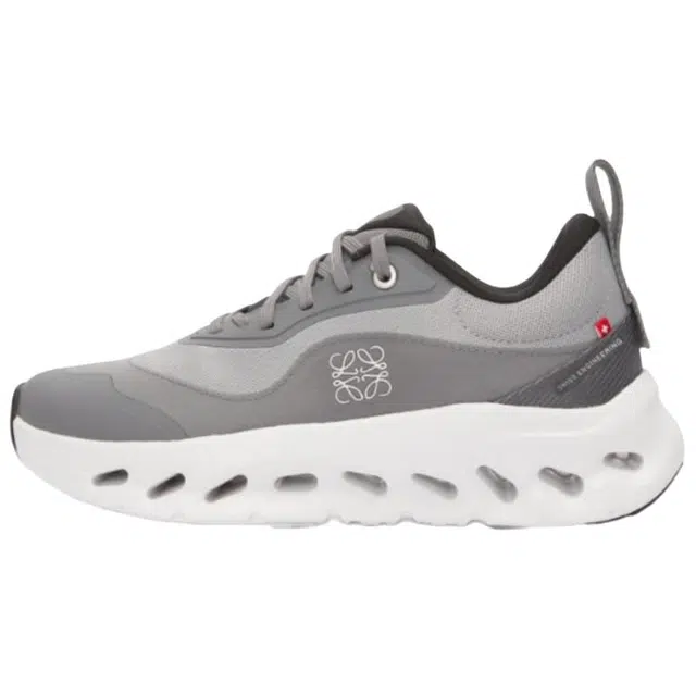 On x LOEWE Cloudtilt 2.0