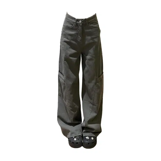 M JEANS STUDIOS 7 2025