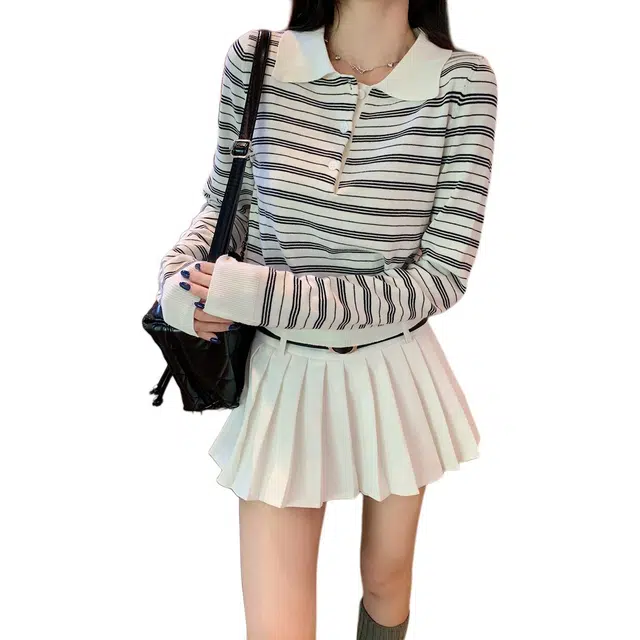 CASTLE WOODS polomiu