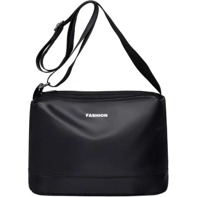 米囹 行走通勤复古范 简约风韩版舒适男女同款 轻盈 斜跨包 中号 黑色