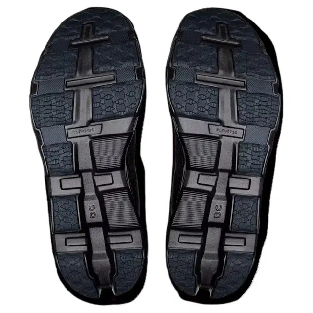 POST ARCHIVE FACTION x On Cloudmonster Hyper