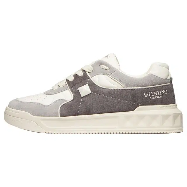 Valentino One Stud