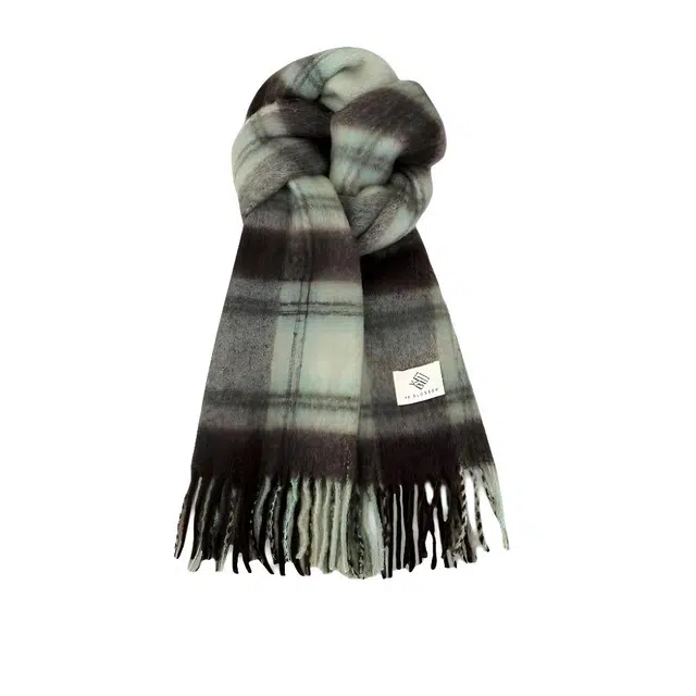 艾佳微 美拉德高级氛围感格子韩版加厚保暖纯色 涤纶 绒线围巾 男女同款情侣款