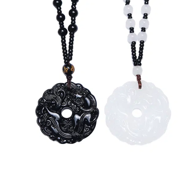 梨云暮雪 仿古貔貅精品黑白对牌  高级珠链绳  招财纳福 高雅时尚 百搭款式 精致吊坠  国风国潮 琉璃 玉石项链 男女同款情侣款