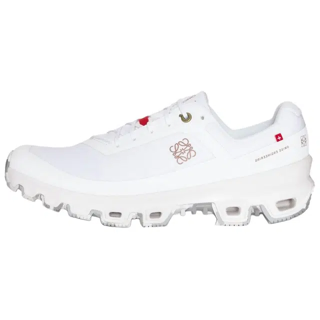 On x LOEWE Cloudventure