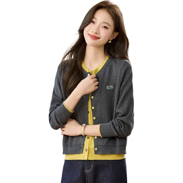 袋鼠 假两件拼色刺绣圆领针短款外搭外套针织衫 女款