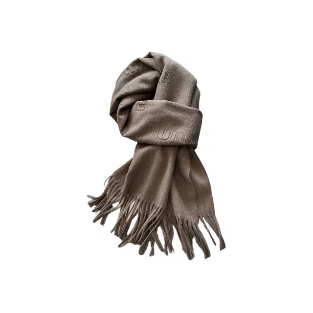 心水好物 时尚百搭羊毛混纺字母压花高级感流苏 聚酯纤维 绒线围巾 男女同款情侣款