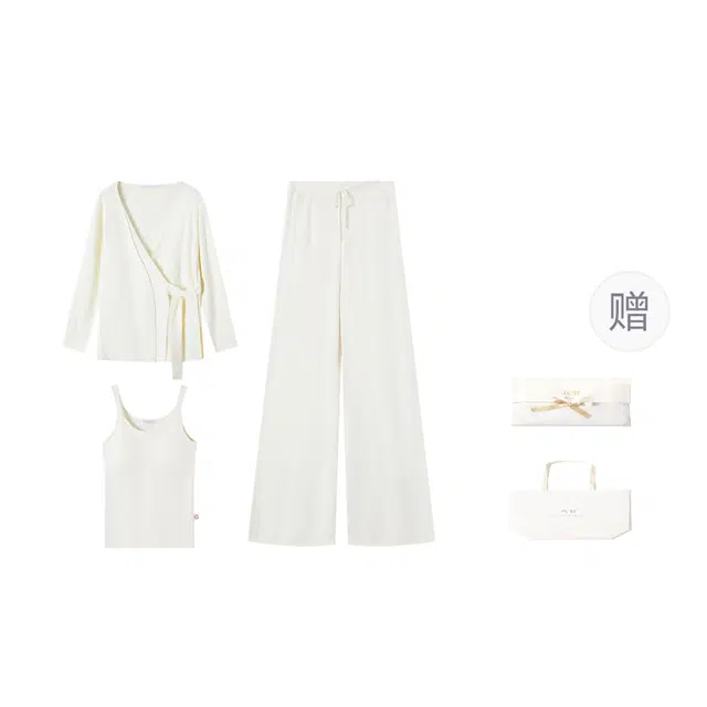 从轻 带胸垫设计感糯糯睡衣礼盒 女款