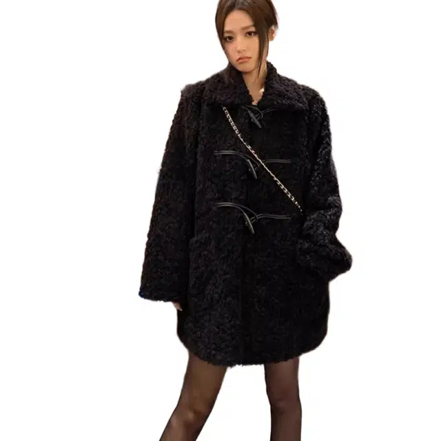 苏九儿 羊羔毛外套牛角扣中长款加厚皮毛大衣 女款