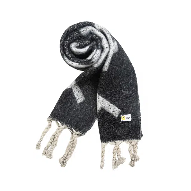 卡皮巴拉小黄豚 秋冬麻花辫韩版加厚高级感保暖毛绒潮流时尚 聚酯纤维 绒线围巾 男女同款情侣款