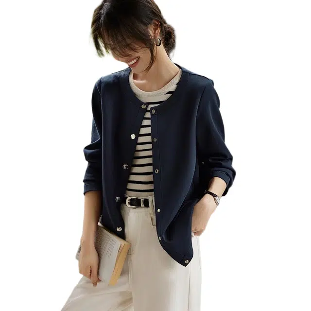 佐塞斯 高端品质轻奢时尚气质休闲无领薄款女秋冬正肩显瘦宽松短款上衣截短外套 女款