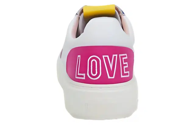 LOVE MOSCHINO
