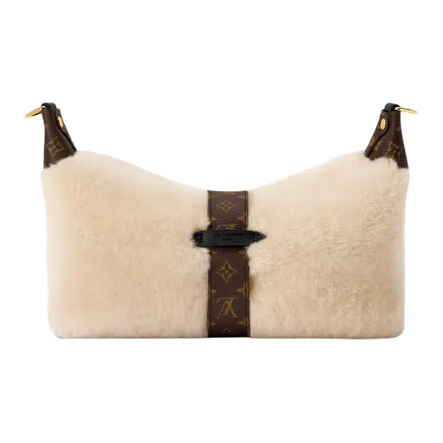 LOUIS VUITTON Pochette Mia