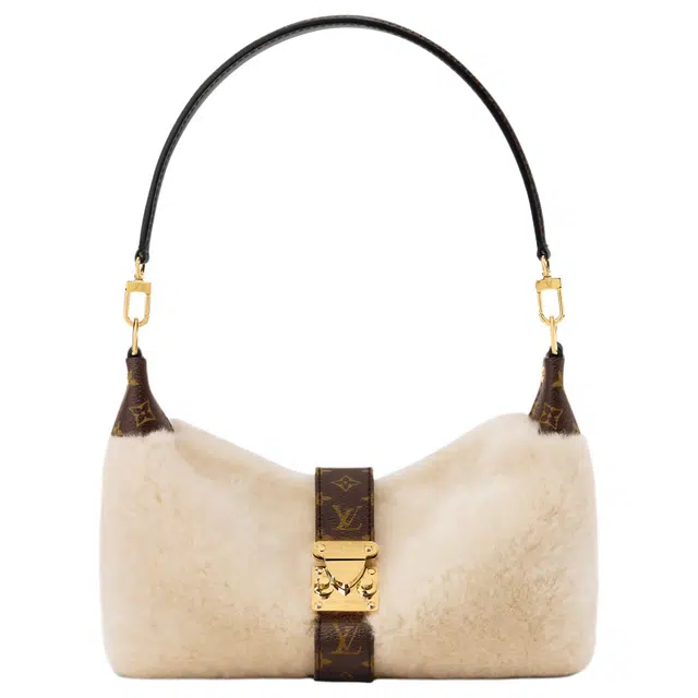 LOUIS VUITTON Pochette Mia