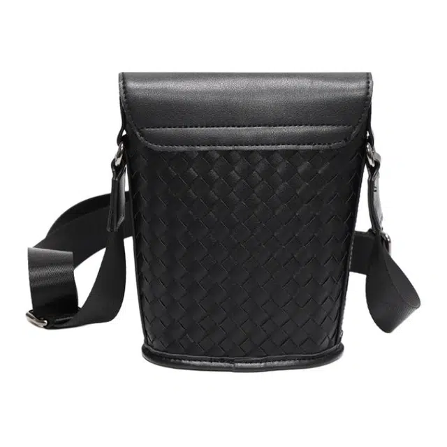 木林森 时尚简约翻盖插扣真皮编织防水耐磨潮流百搭 涤纶 单肩斜挎包 男款 编制黑