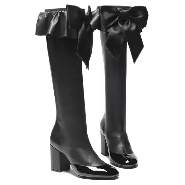 CHANEL 25K Boots Black