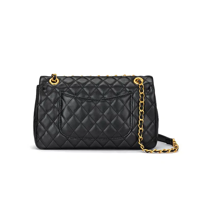 ROBERTA DI CAMERINO R