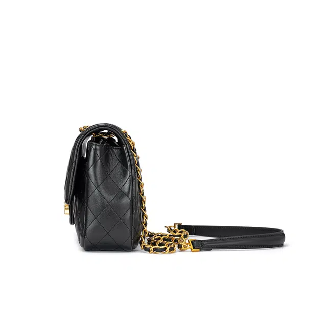 ROBERTA DI CAMERINO R