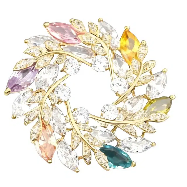 山一丸 锆石配饰小众设计高级胸花西装外套别针领针叶子花环 环保铜 胸针 女款