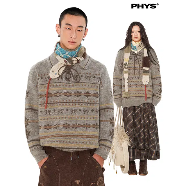 物理少年 城市标记线翻领抽绳图腾毛衣 男女同款 灰棕色