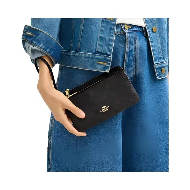 COACH Double Zip Wallet 21 Logo