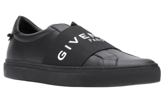 GIVENCHY