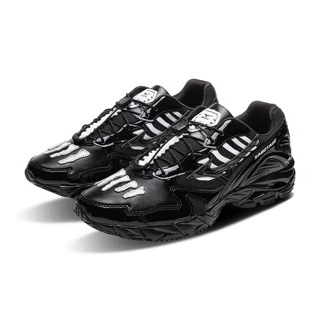 SBTG x Mizuno Wave Rider 10