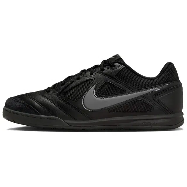 Nike Gato