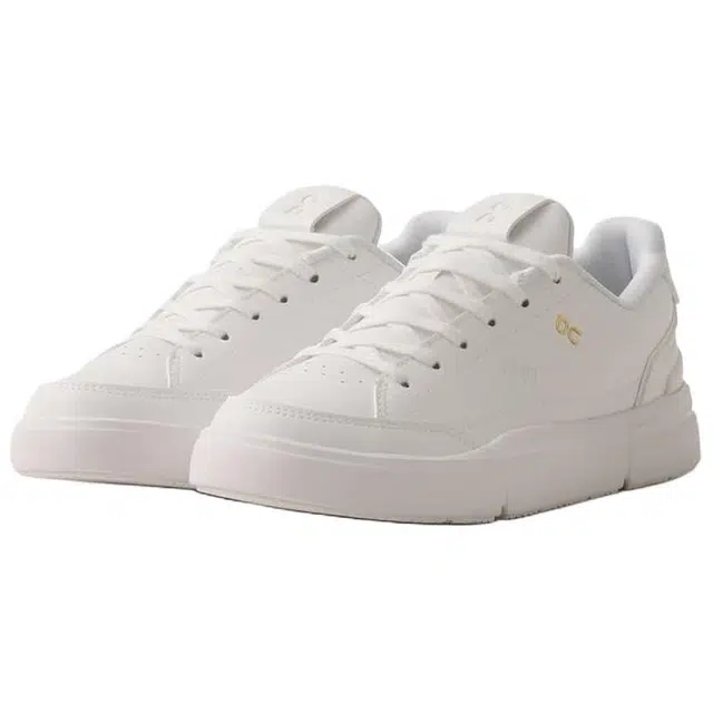 On THE ROGER Centre Court 1