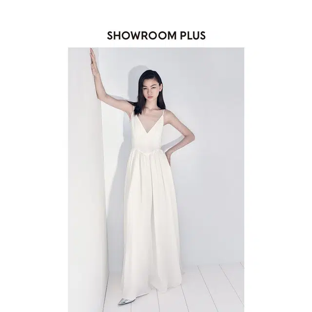 showroom plus V