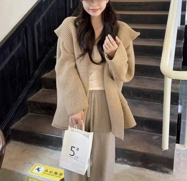 轻迎 美拉德复古慵懒风连帽纯色长袖开衫针织衫 女款