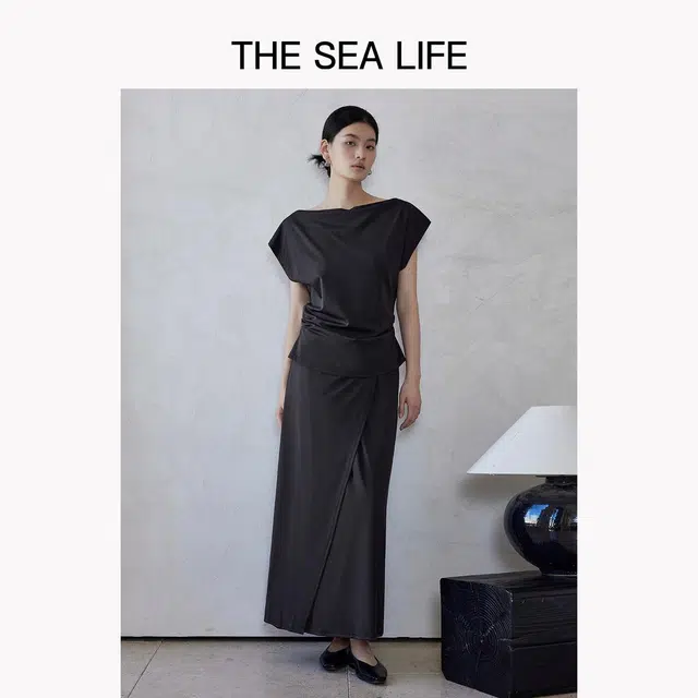 THE SEA LIFE T