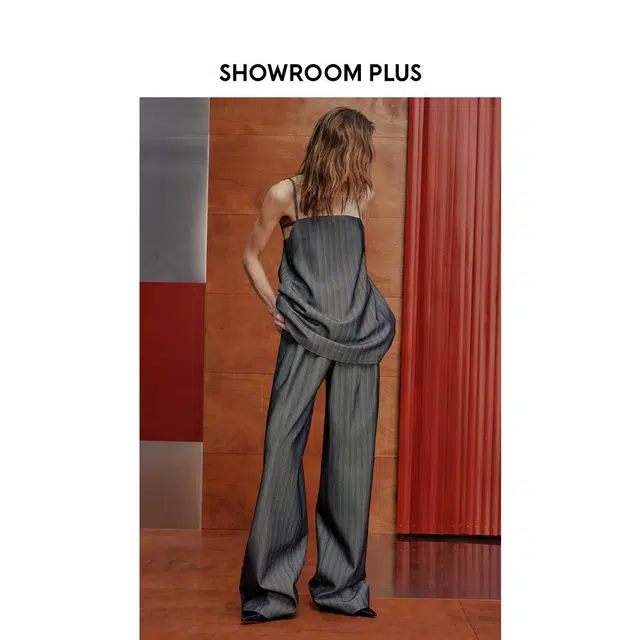showroom plus