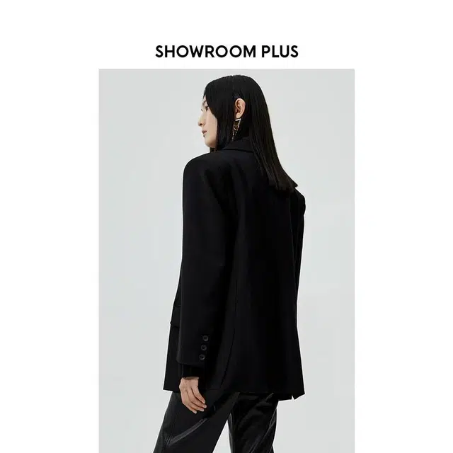 showroom plus