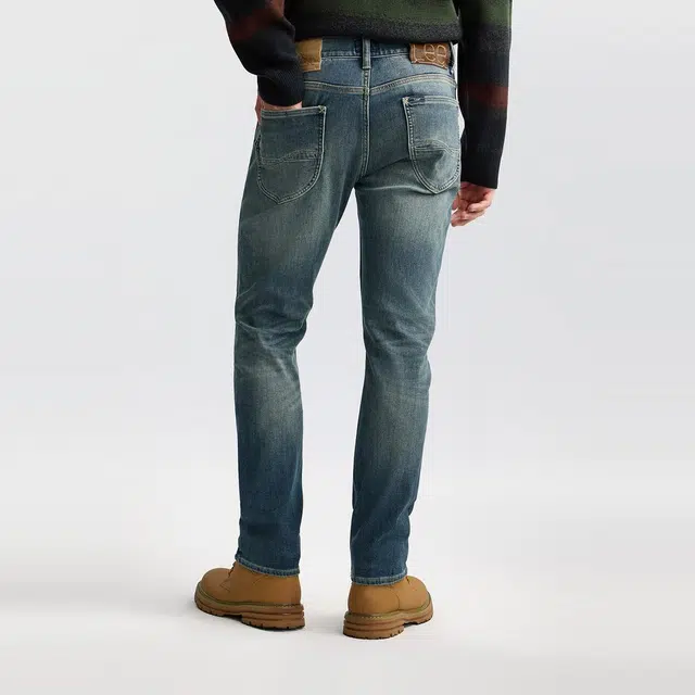 Lee