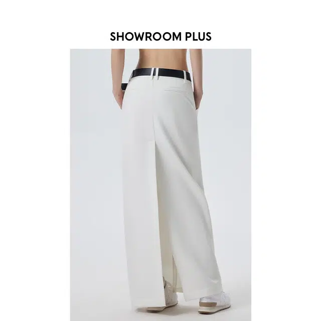 showroom plus