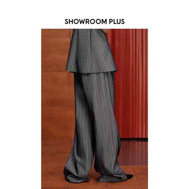 showroom plus