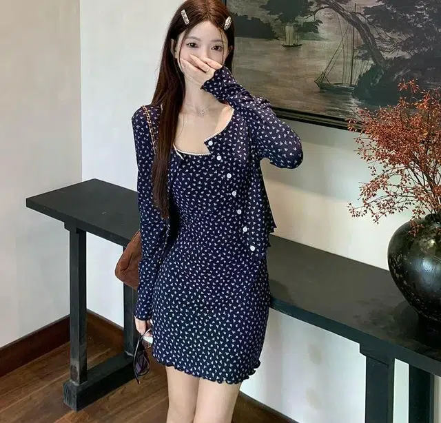 轻迎 碎花圆领长袖休闲风裙装套装 女款