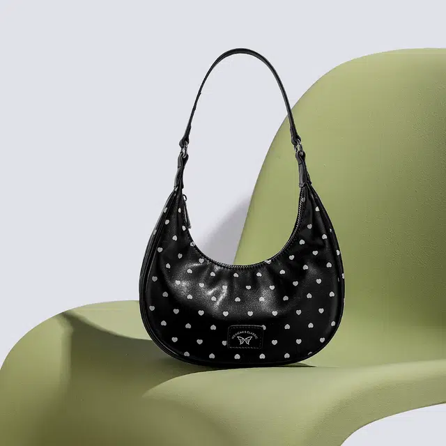 稻草人 波点爱心精致百搭轻便实用通勤 聚氨酯革 新月包单肩包 常规 女款 多色