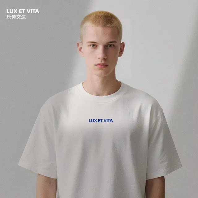 LUX ET VITA T
