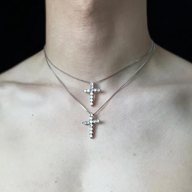 925