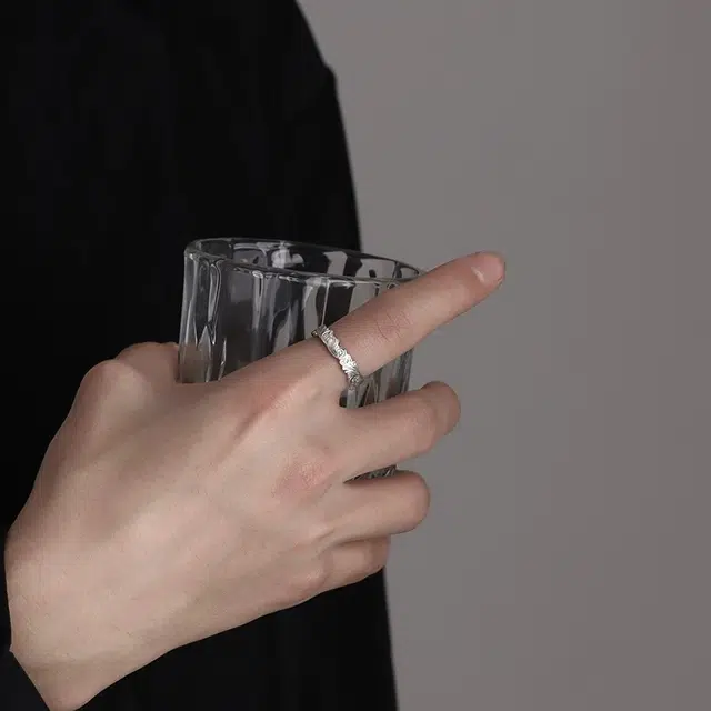 S925