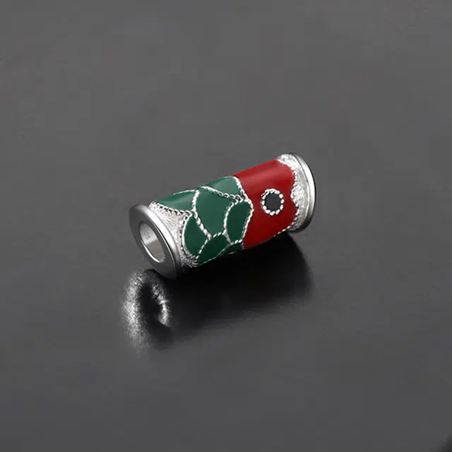 925