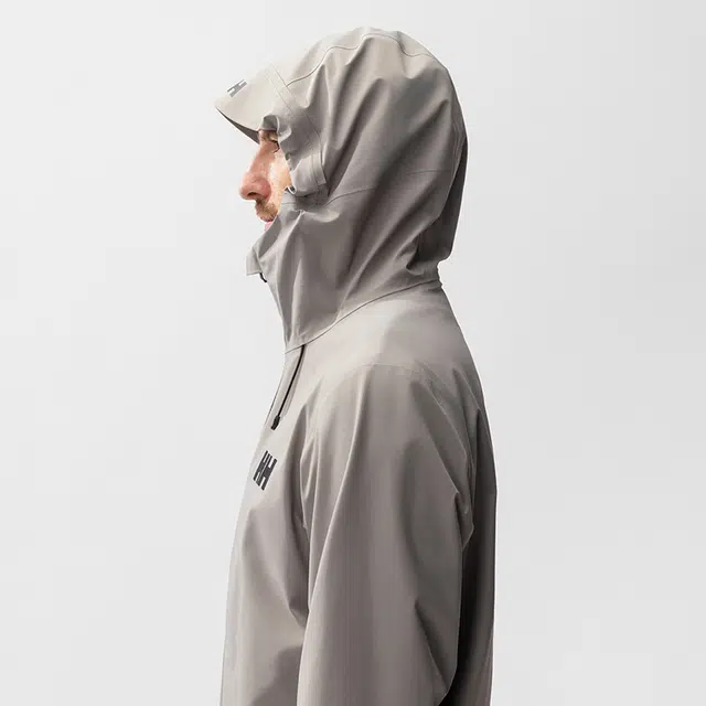 HELLY HANSEN