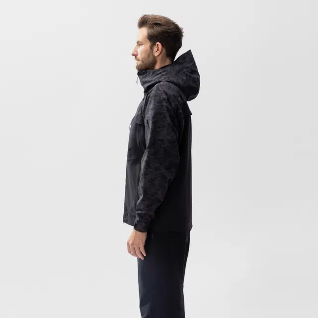 HELLY HANSEN