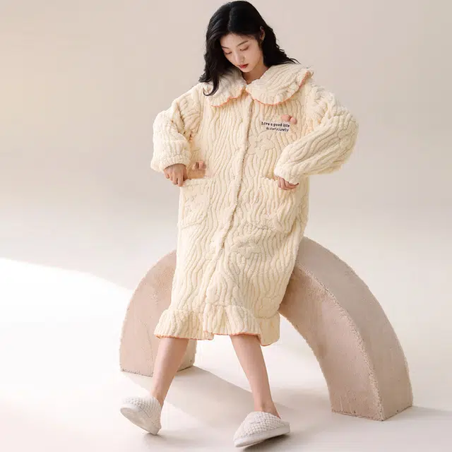 多拉美 冬季三层夹棉珊瑚绒睡袍 甜美中长款加厚加绒家居服保暖晨袍家居睡袍长袖睡袍 女款 浅黄